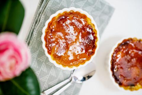 Crème brûlée aux asperges blanches et à la vanille